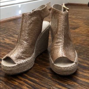 Gold Kenneth Cole Wedges